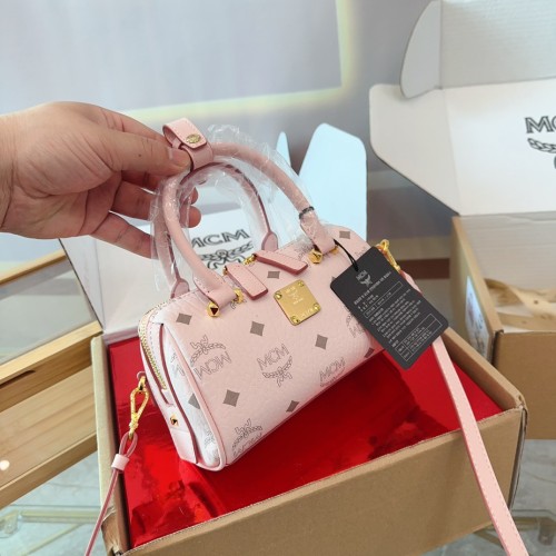 MCM Mini Pillow Pack is clean and tidy