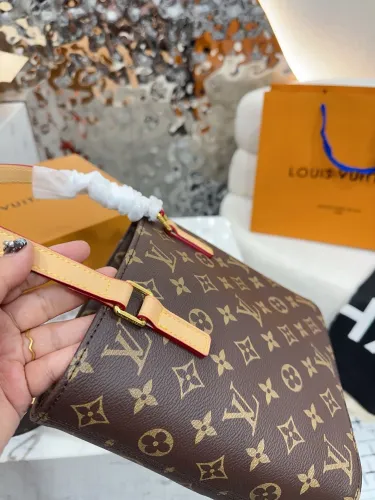 LV Vivian Bucket Bag Used handbag