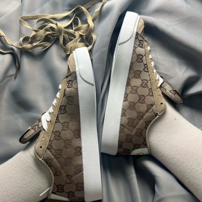 Gucci tiger head print