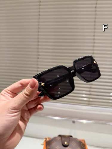 Louis Vuitton sunglasses, simple and stylish