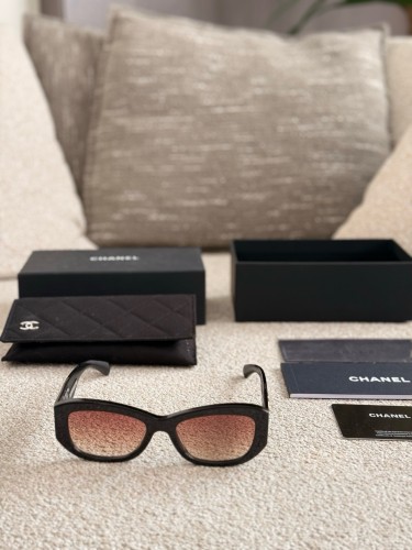 Chanel coffee coloured sunglasses, small and minimalist atmosphere