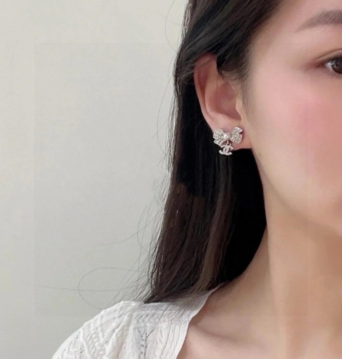 Chanel 🇫🇷 Chanel Classic Double C Bow Earrings