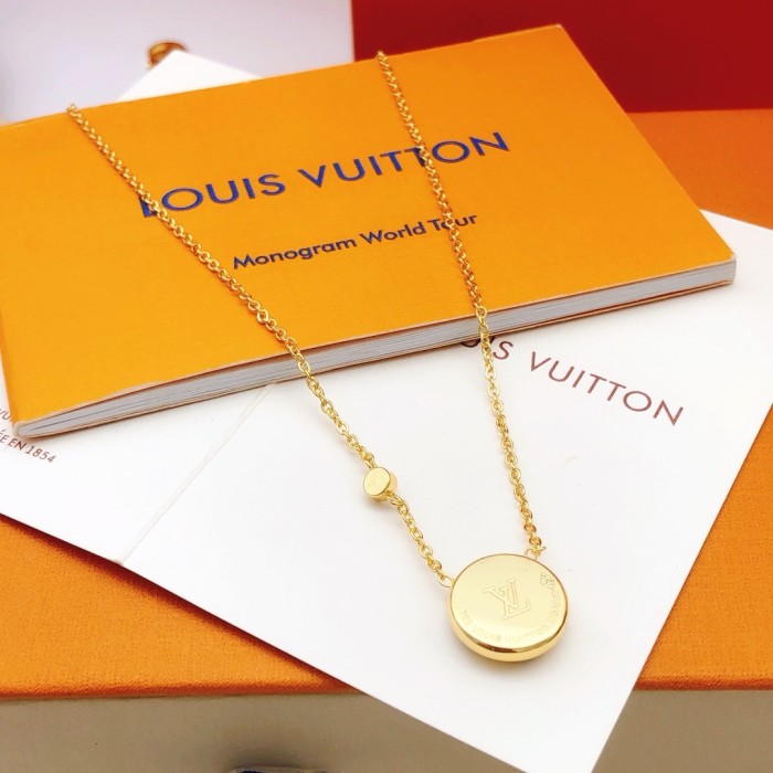 Lv Latest Green Pendant Necklace Consistent ZP Brass
