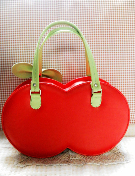 the nanny moschino heart bag