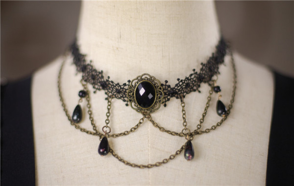 Kiyana -The Hell Angel- Lolita Headbow and Necklace
