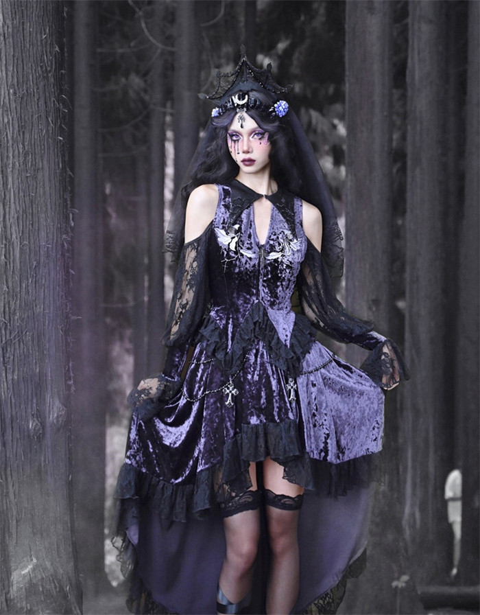 US$ 46.99 - Moon Goddess Ceremony- Alt Gothic Christmas Velvet Embroidery  Lace Topwear and Fishbone Topwear - m.lolitaknot.com