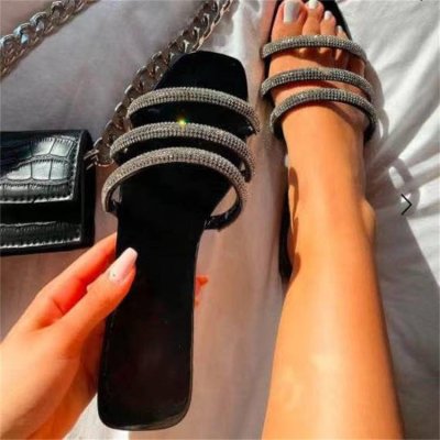 Trendy Oversized Diamond Strip Sandals