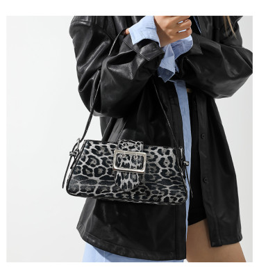 Autumn And Winter New Leopard Print Versatile Hand-held Armpit Small Square Bag
