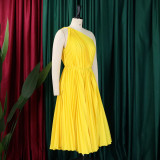 Solid Color Oblique Shoulder Loose Pleated Dress