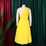 Solid Color Oblique Shoulder Loose Pleated Dress