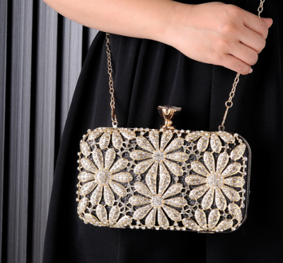 Fashionable Flower Diamond Embellished Evening Bag