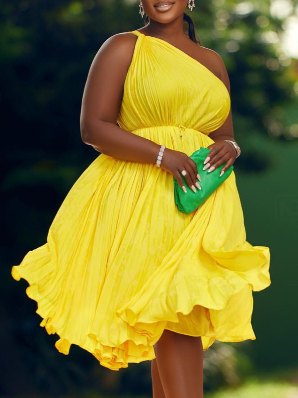 Yellow Sexy Pleated Sloping Shoulder Strappy Dress