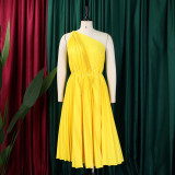 Yellow Sexy Pleated Sloping Shoulder Strappy Dress