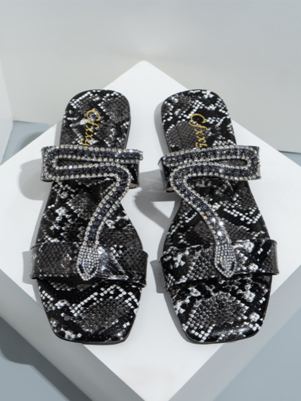 Black Fashionable Snakeskin Rhinestone Flat Slippers