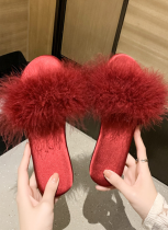 Fashionable Flat Feather Slippers