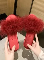 Fashionable Flat Feather Slippers