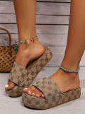 Large Size Thick-soled Plum Blossom Embroidered Platform Sandals
