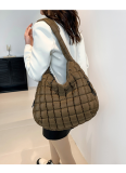 Fashion Large Capacity Down Cotton One-shoulder Handbag Dumpling Bag