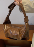 Autumn and Winter Retro Pleated Large-capacity Crossbody Bag