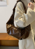 Autumn and Winter Retro Pleated Large-capacity Crossbody Bag