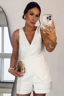 White Sleeveless Deep V Solid Color Shorts Fashionable Two-Piece Suit