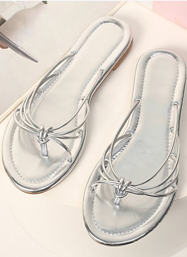 Fashionable and Simple Round Toe Thin Strap Flat Sandals For Women