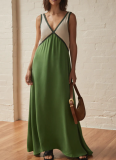 Fashionable V-neck Sleeveless Colorblocked Swing Dress