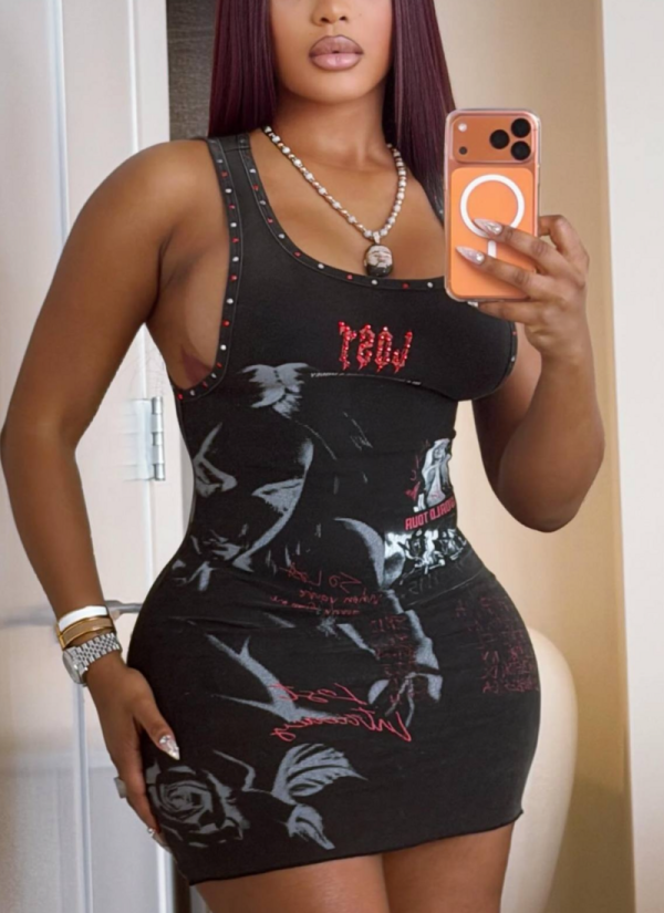 2026 Sexy Sleeveless Bodycon Dress With Graffiti Print Studs and U-Neck