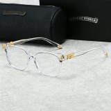 Classic anti-blue light glasses featuring a square-frame design; suitable for both men and women. Available in black or transparent frames—ideal for wear while using a computer.