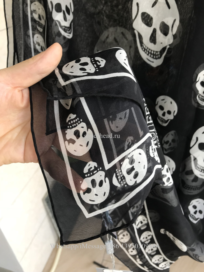 Alexander Mcqueen Blak Silk Skull Scarf