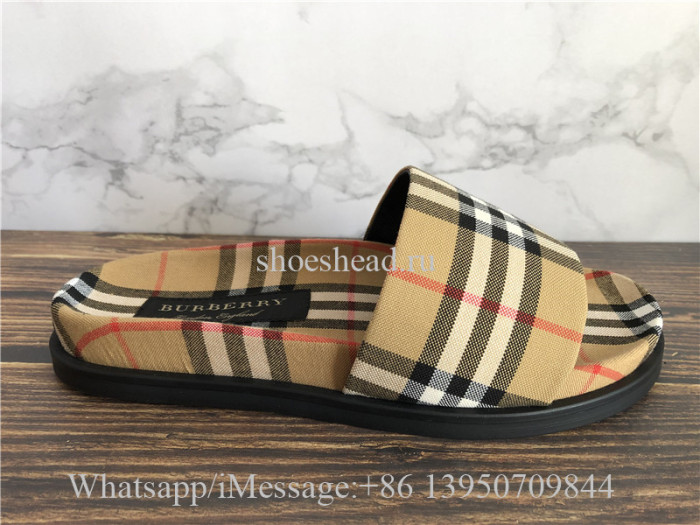 Burberry Vintage Ashmore Check Slide