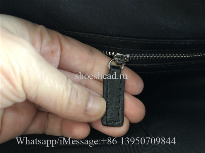 Gucci GG Supreme Messenger Bag 25cm
