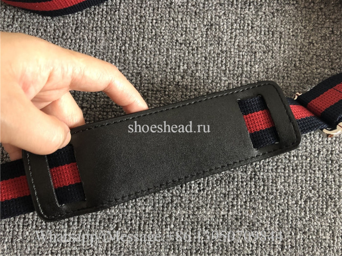 Gucci GG Supreme Small Messenger Bag 21cm