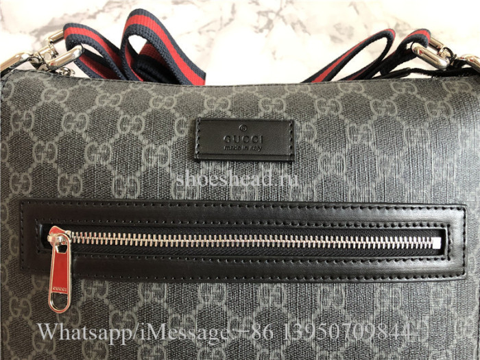 Gucci GG Supreme Messenger Bag 25cm