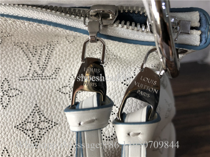 Original Louis Vuitton Beaubourg Hobo MM Bag M56201