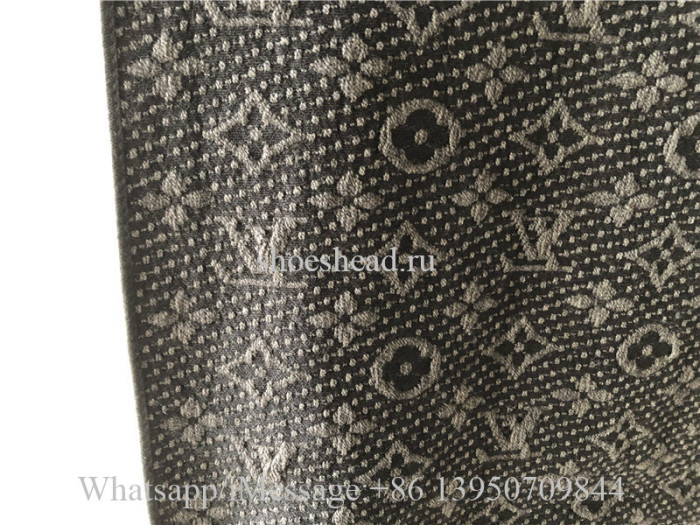 Louis Vuitton Monogram Classic Scarf M70520