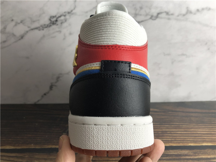 Air Jordan 1 Retro Mid Homecoming