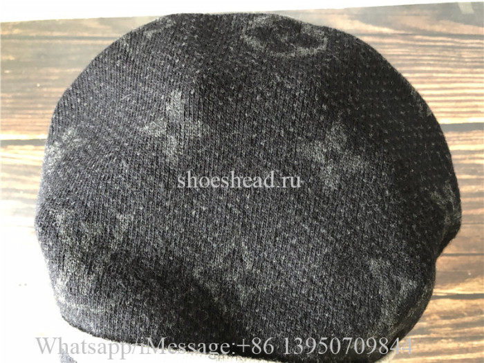 Louis Vuitton Scarf & Hat Black