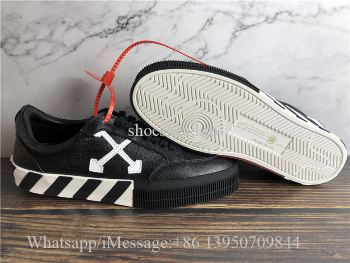 Off White Vulcanized Low Leather Trainers Black White