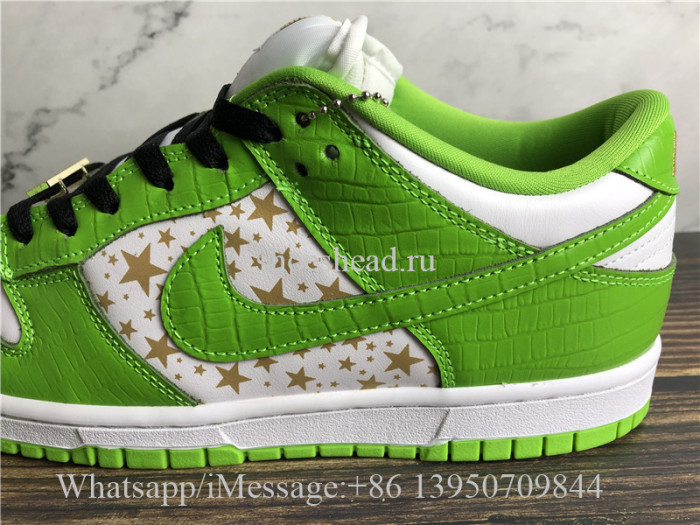 Nike SB Dunk Low Supreme Stars Mean Green