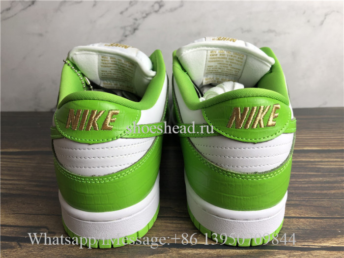 Nike SB Dunk Low Supreme Stars Mean Green