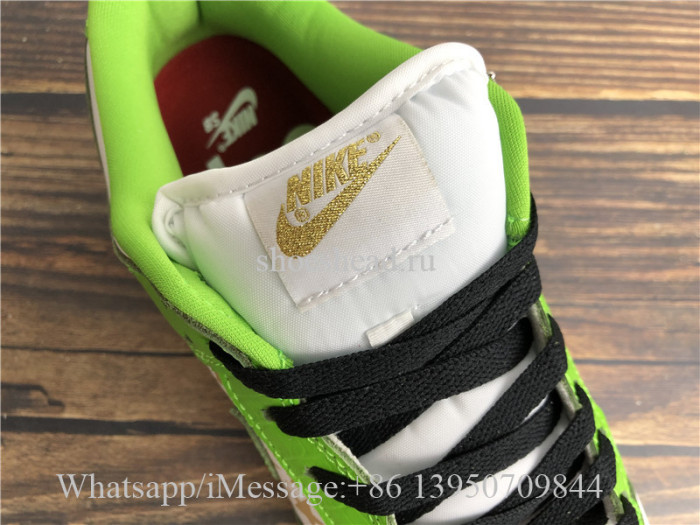 Nike SB Dunk Low Supreme Stars Mean Green