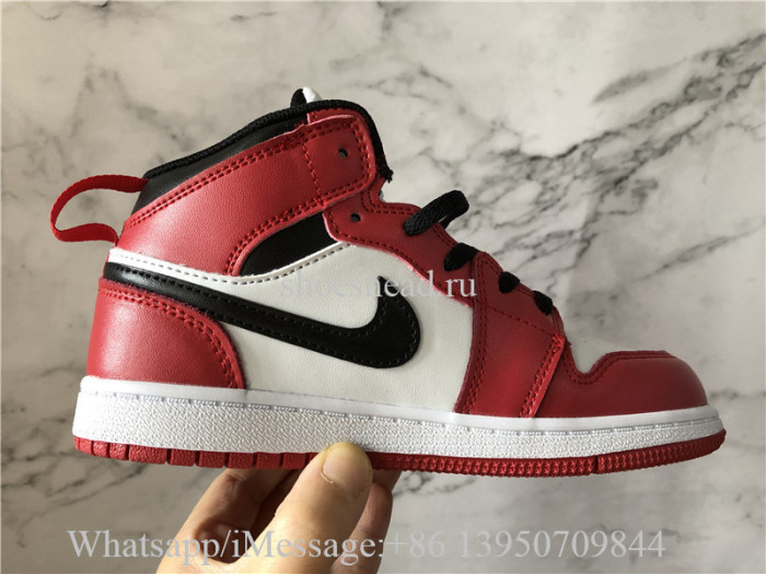 Kid Air Jordan 1 Retro High Chicago Child Sneaker