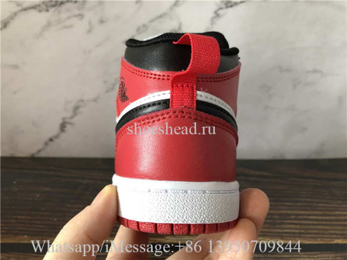 Kid Air Jordan 1 Retro High Chicago Child Sneaker