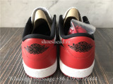 Air Jordan 1 Retro Low Black Toe 2023