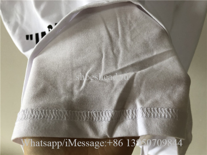 Off White Tee Shirt With Pink Logo