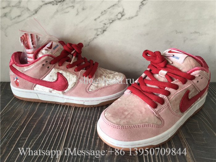 Nike SB Dunk Low Pro QS Valentine's Day Strangelove