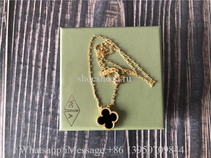 Van Cleef & Arpels Vintage Alhambra Necklet Golden Black