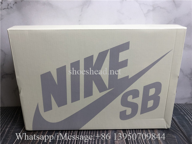 Nike SB Dunk Low Tightbooth