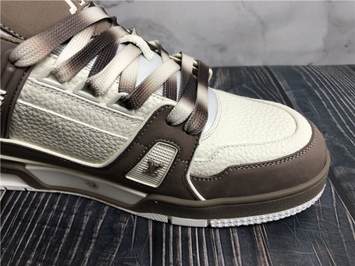 Louis Vuitton Trainer Taupe